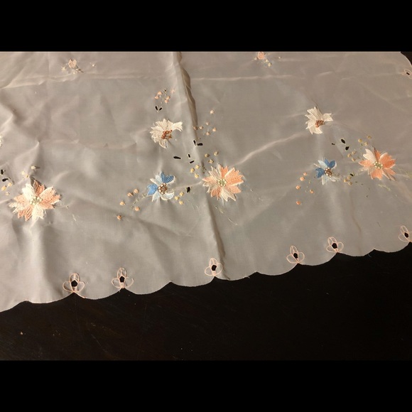 Vintage embroidered sheer window panel - Picture 8 of 12
